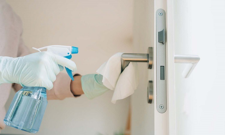 تمیز و ضدعفونی کردن خانه در دوران شیوع ویروس