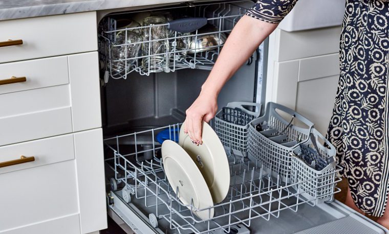  چه ظرف هایی را در ماشین ظرفشویی نشوییم؟