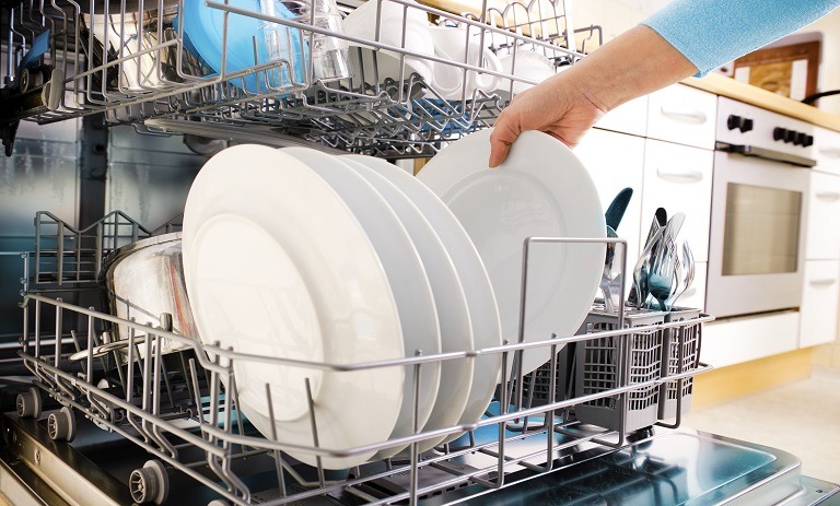 چه ظرف هایی را در ماشین ظرفشویی نشوییم؟