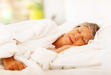 تصویر روش های حل مشکل بی خوابی در سالمندی