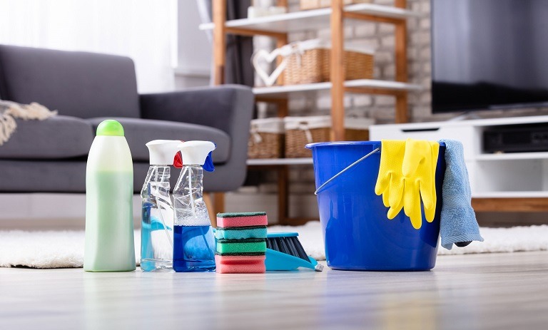 هر هفته چند ساعت صرف نظافت منزل می کنید؟