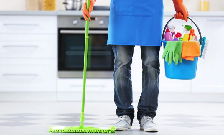 هر هفته چند ساعت صرف نظافت منزل می کنید؟