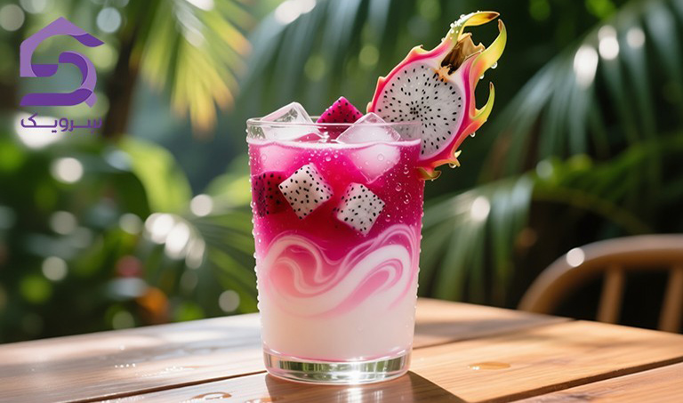 یک لیوان نوشیدنی دراگون فروت