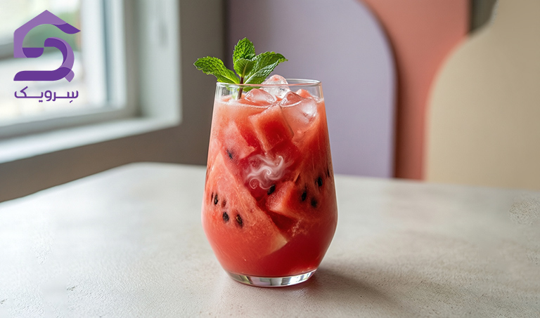 لیوان آبمیوه هندوانه طبیعی با نعنا