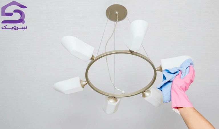 راهنمای جامع تمیز کردن لوستر؛ بدون باز کردن و پایین آوردن