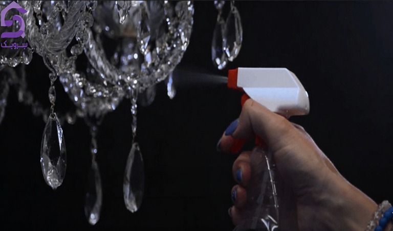 راهنمای جامع تمیز کردن لوستر؛ بدون باز کردن و پایین آوردن