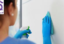 تصویر تمیز کردن دیوار؛ روش‌های موثر نظافت انواع دیوار با شوینده