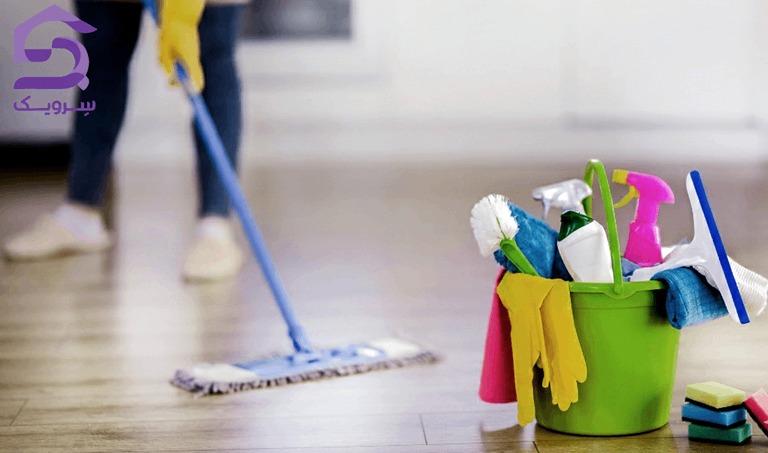 مراحل خانه تکانی عید 1405؛ از شروع نظافت تا جمع بندی نظافت منزل برای عید نوروز؛ تیکشی کف با ابزارهای کامل خانهتکانی
