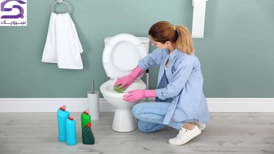 تمیز کردن توالت فرنگی؛ ۷ ترفند فوری برای برق انداختن سریع تصویر تمیز کردن توالت فرنگی؛ ۷ ترفند فوری برای برق انداختن سریع