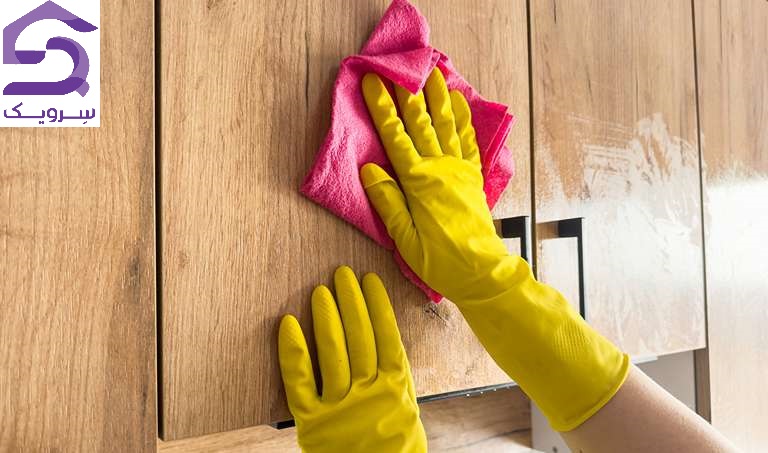 پاک کردن چربی کابینت آشپزخانه؛ از لکه تازه تا چربی قدیمی