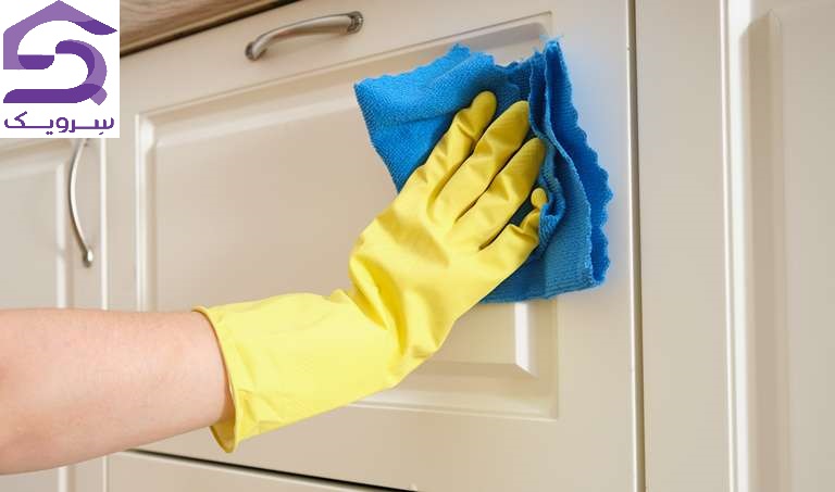پاک کردن چربی کابینت آشپزخانه؛ از لکه تازه تا چربی قدیمی
