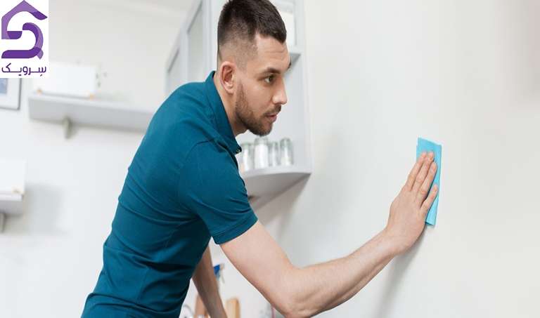 تمیز کردن دیوار گچی؛ پاک کردن لکه های سخت مرحله به مرحله