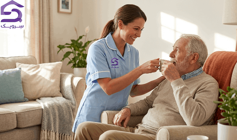 پرستار سالمند در منزل در قیطریه تهران هنگام رسیدگی و مراقبت روزانه