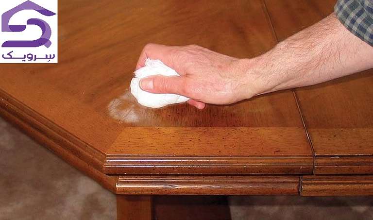 آموزش از بین بردن لکه آب روی چوب [روش‌های خانگی آسان]